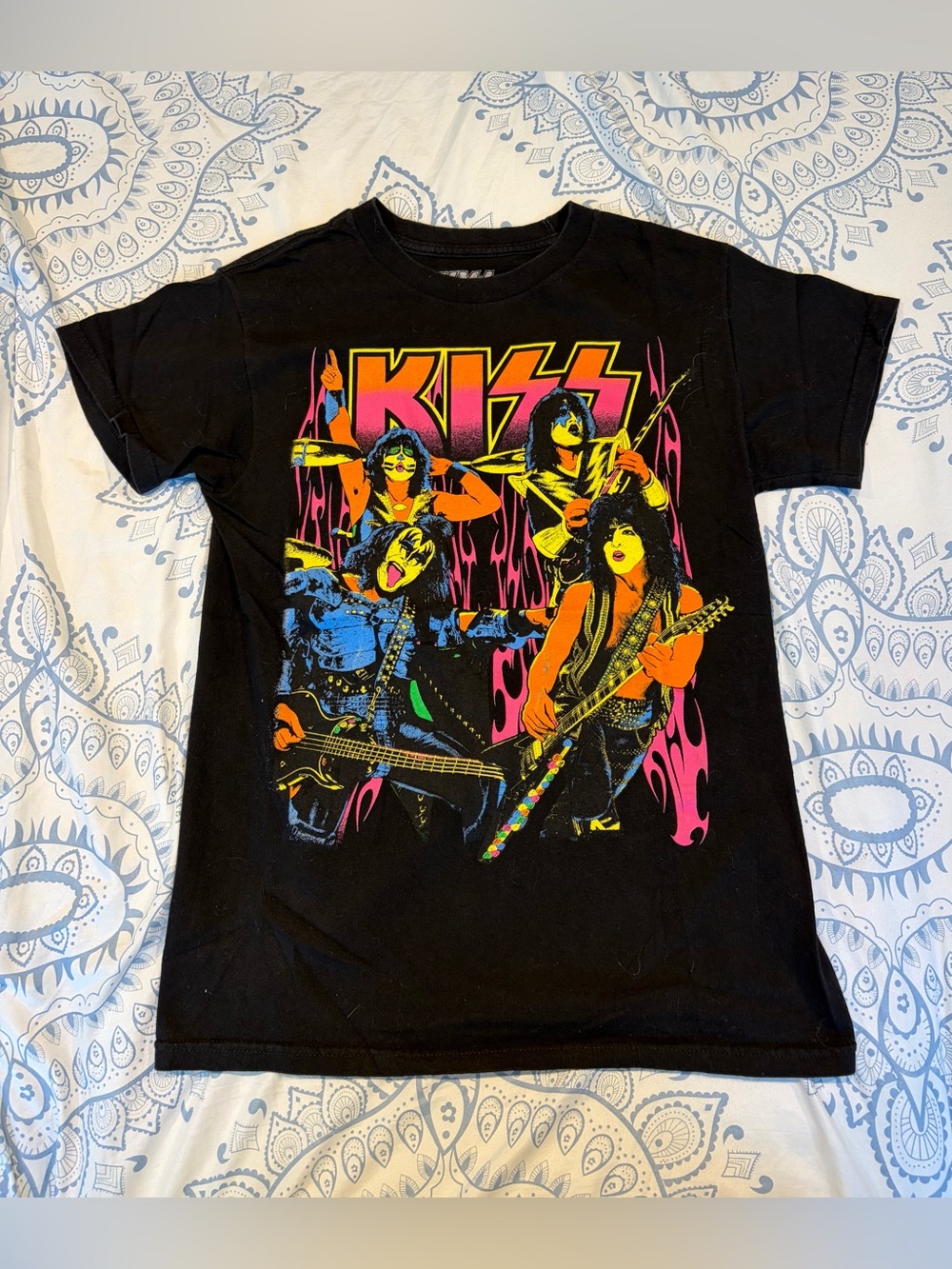 Kiss shirt